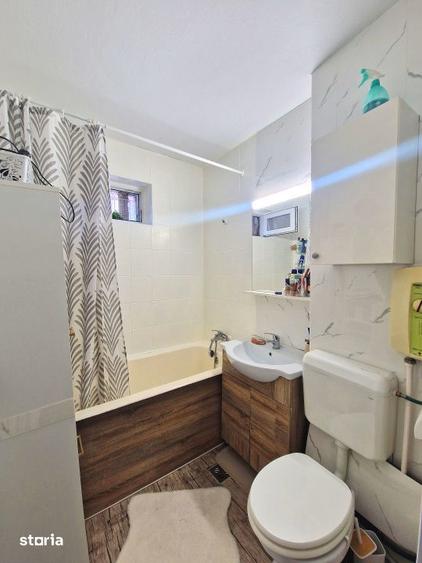 Apartament cu 2 camere semidecomandat, mobilat în Pajura