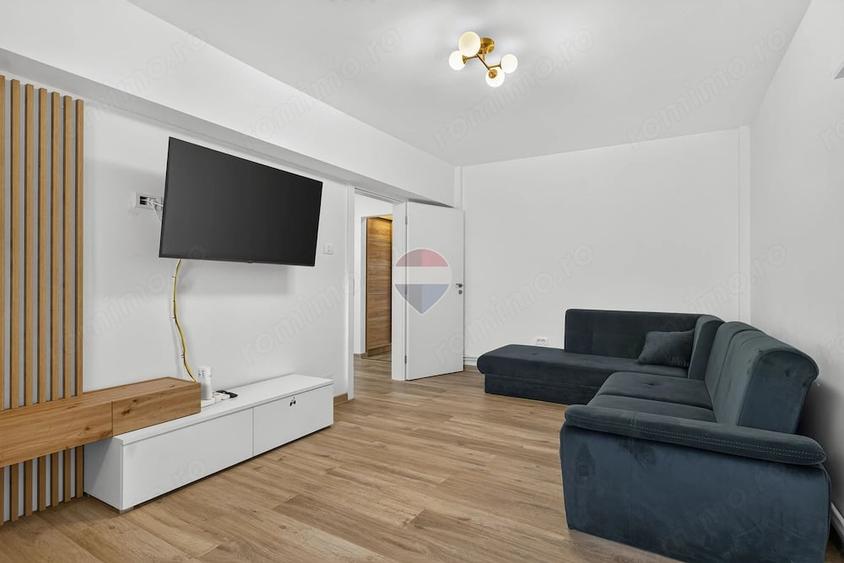 Apartament cu 4 camere decomandat în Polivalentă