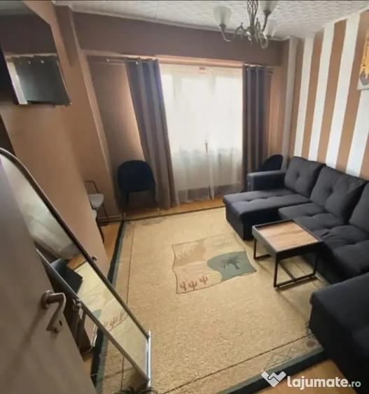 Apartament cu 4 camere decomandat în Central