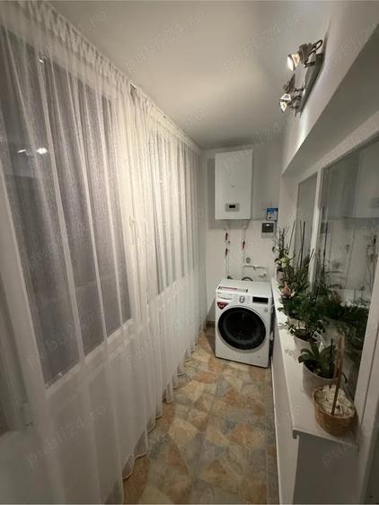 Apartament cu 3 camere decomandat, mobilat în Central