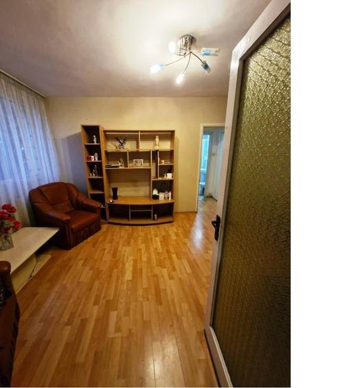Apartament cu 2 camere semidecomandat în 1 Mai