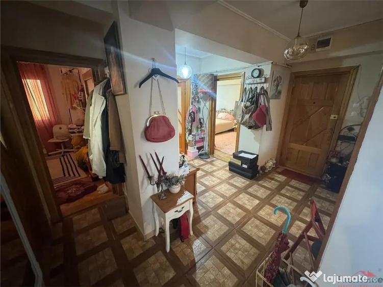 Apartament cu 4 camere decomandat în Ultracentral