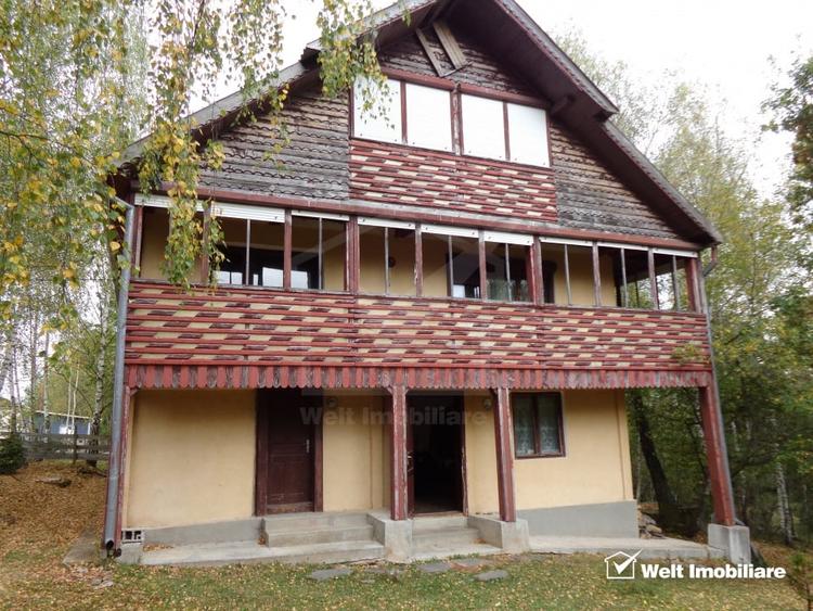 Casă individuală cu 6 camere cu Garaj în Călățele