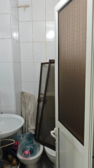 Apartament cu 4 camere decomandat în Malu Roșu