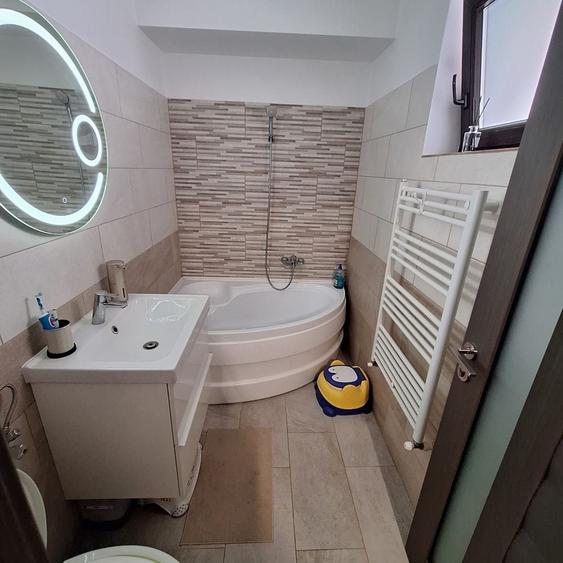 Casă cu 4 camere în Domnești