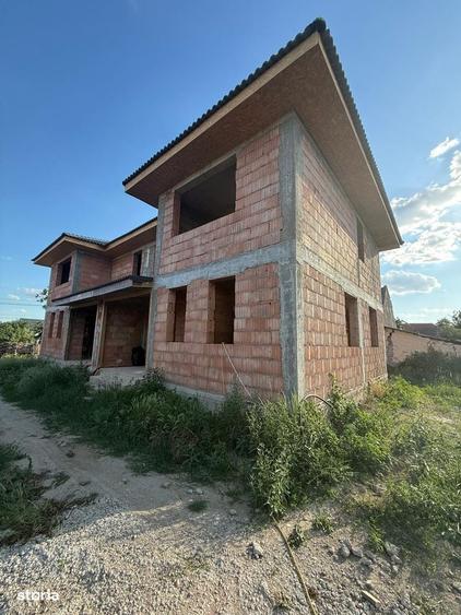 MT253 Duplex la rosu, 4 camere, Sanandrei, la asfalt - 12