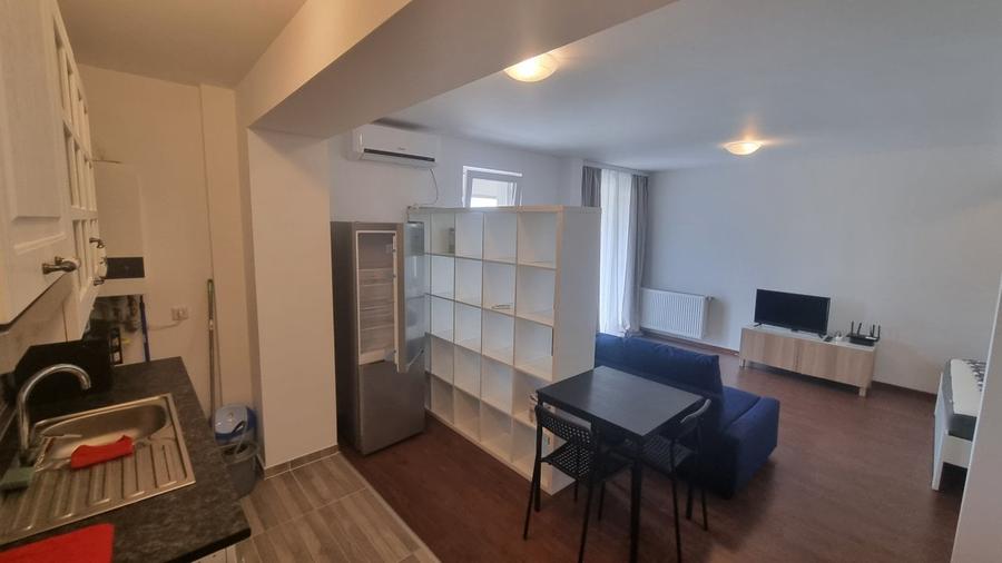 Garsonieră decomandată, mobilată în Vest