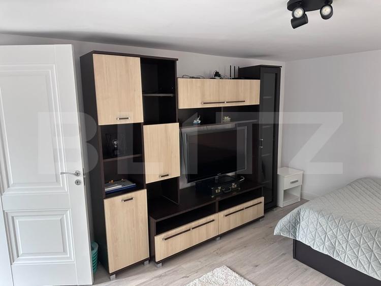 Casă individuală cu 5 camere cu Canalizare în Ultracentral