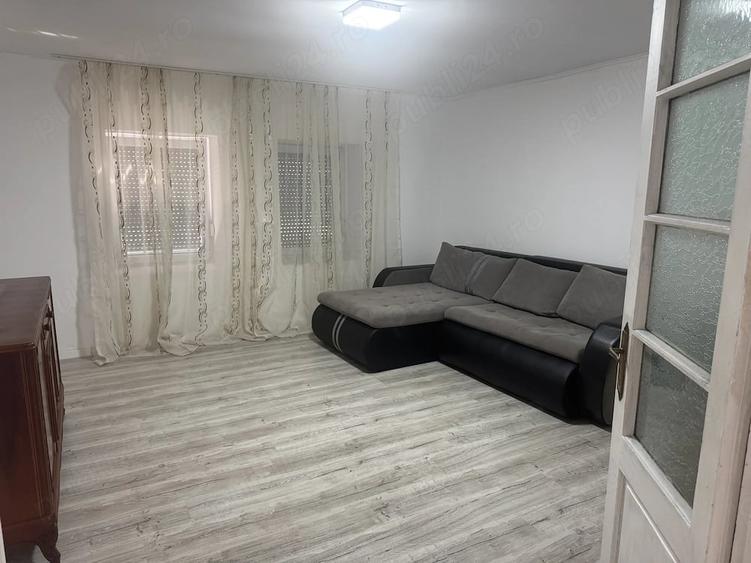 Casă cu 3 camere cu Teren 1454 Mp în Variaș