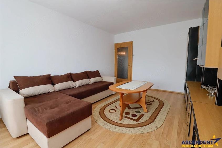 Apartament cu 2 camere decomandat în Est
