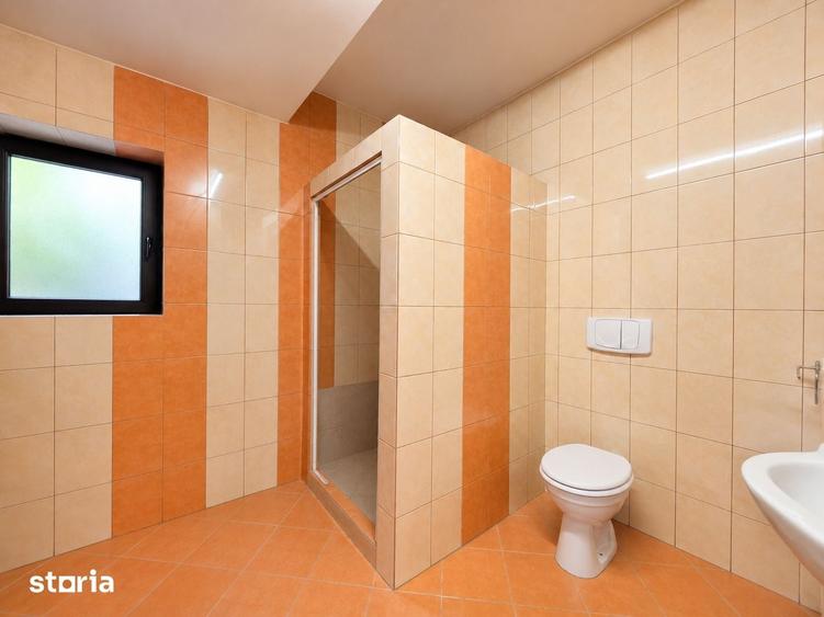 Casă cu 6 camere cu Teren 500 Mp în Crevedia