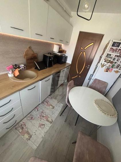 Apartament cu 2 camere decomandat în Florești