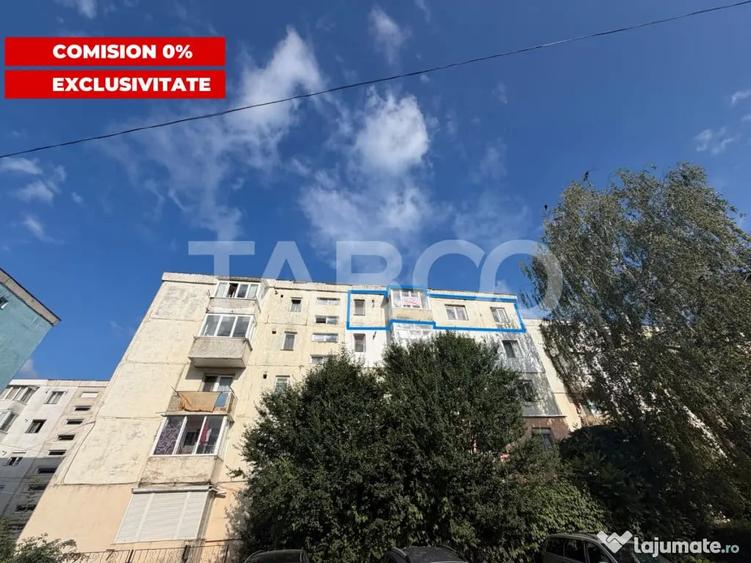 Apartament cu 3 camere semidecomandat în Central