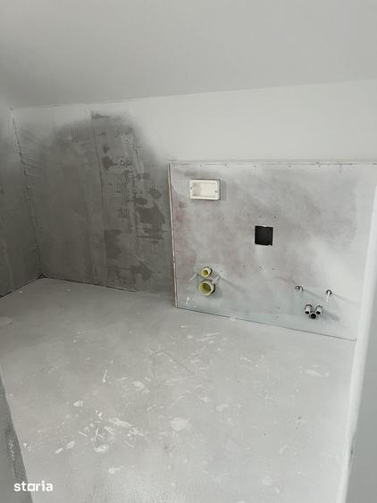 Casă cu 8 camere cu Teren 2100 Mp în Central