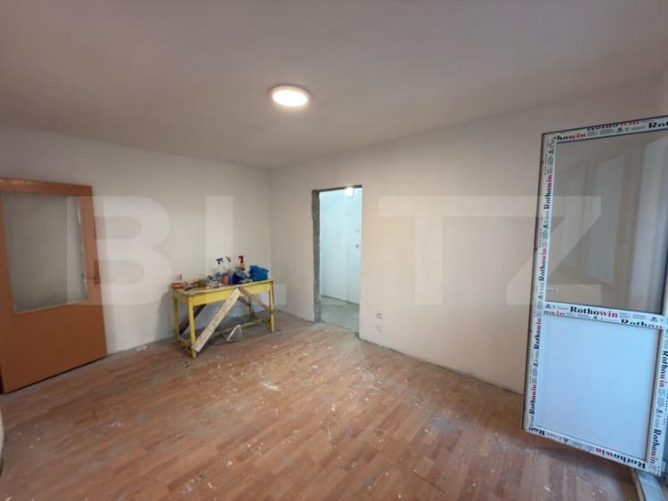 Apartament cu 4 camere semidecomandat în Malu Roșu