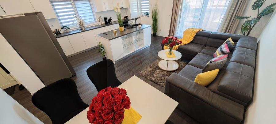 Duplex cu 5 camere cu Canalizare în Moșnița Nouă