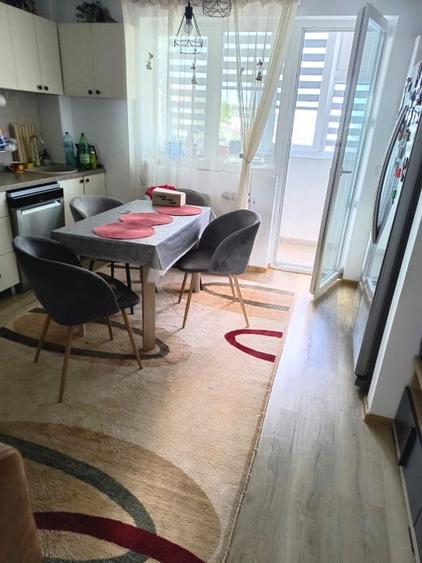 Apartament cu 3 camere decomandat, mobilat în Popas Păcurari