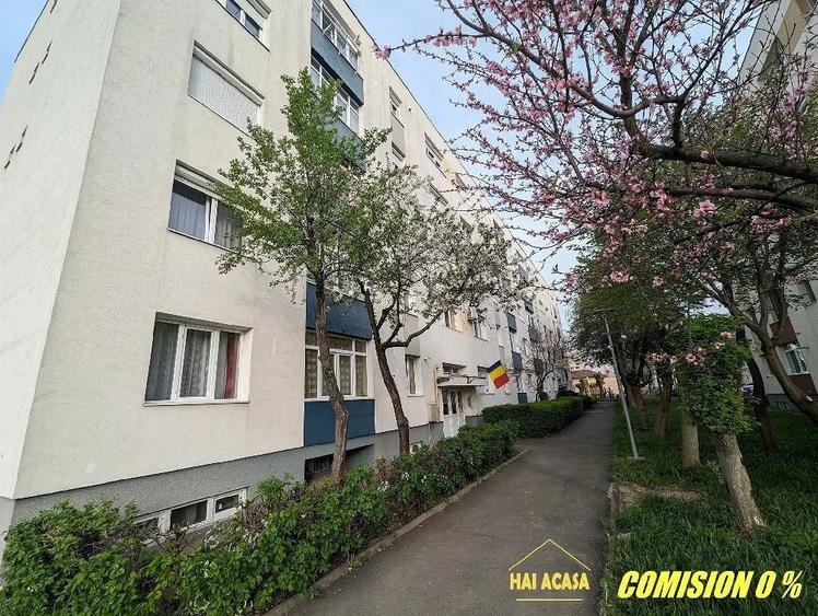 Apartament cu 3 camere decomandat în Soarelui