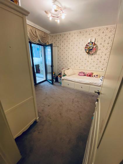Apartament cu 3 camere decomandat, mobilat în Faleza Nord