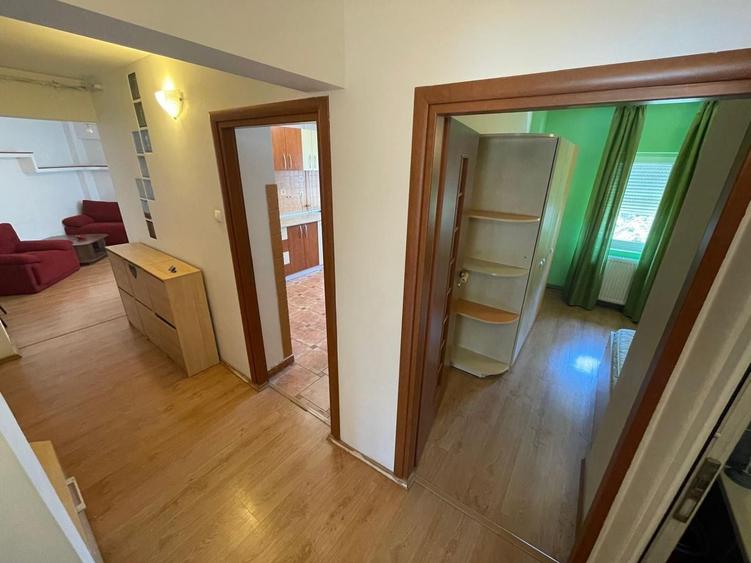 Apartament cu 3 camere decomandat, mobilat în Ultracentral