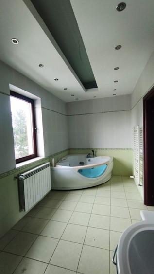 Casă individuală cu 14 camere cu Canalizare în Cernica