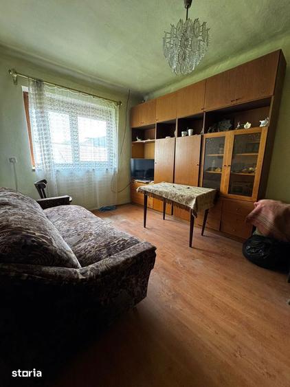 Casă cu 5 camere cu Teren 496 Mp în Sud