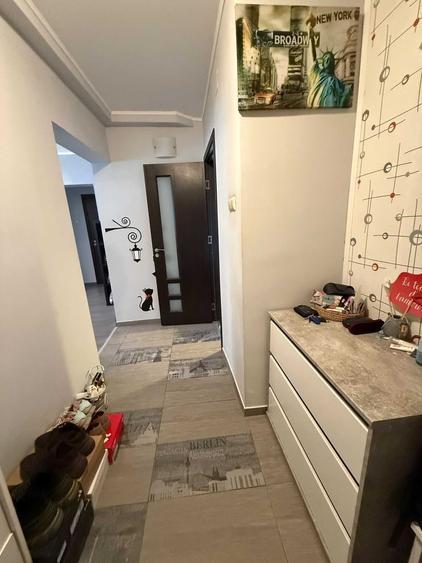 Apartament cu 3 camere decomandat în Lujerului