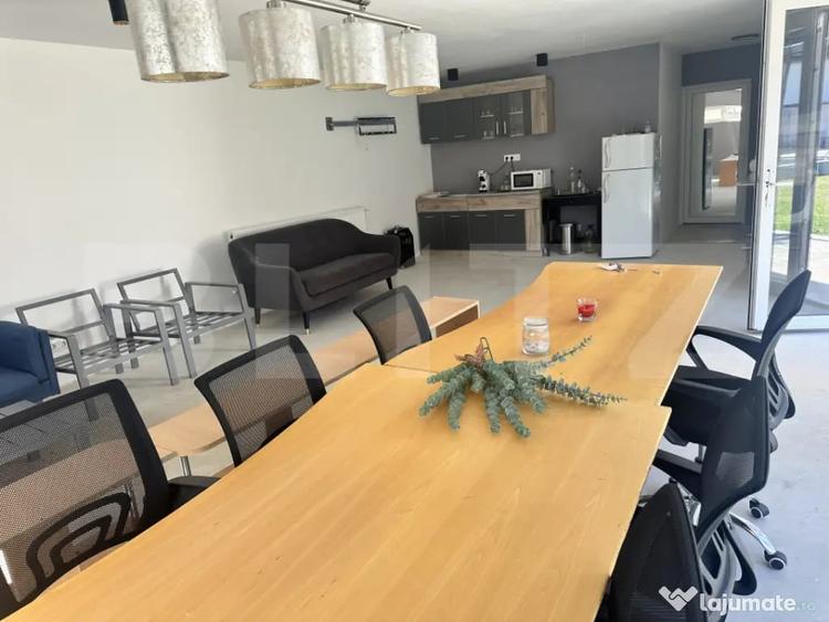 Casă cu 3 camere cu Teren 3298 Mp în Central