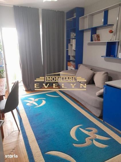 Apartament cu 3 camere decomandat în Central