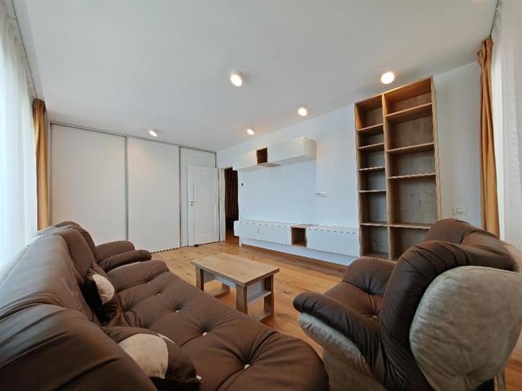 Apartament cu 3 camere decomandat, mobilat în Astra