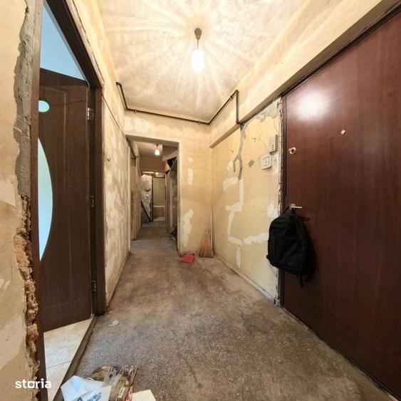 Apartament cu 3 camere decomandat în Drumul Taberei — fotografia 1
