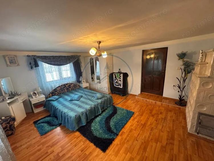Casă cu 6 camere cu Teren 2000 Mp în Central