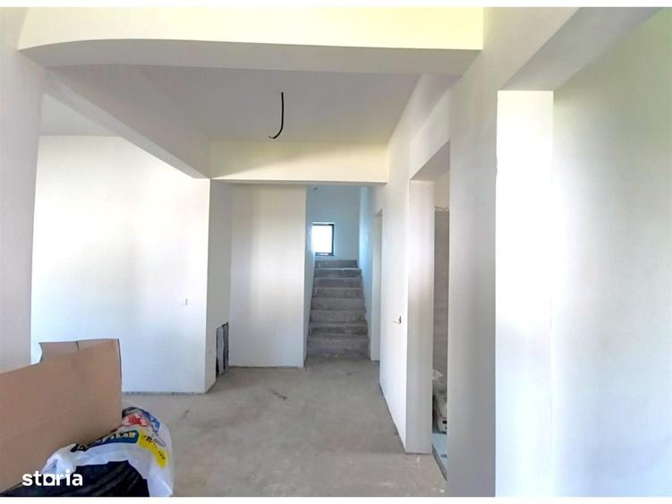 Casă cu 4 camere cu Teren 474 Mp în Șcheia
