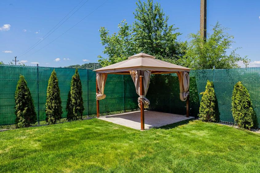 Casă cu 4 camere decomandat în Hărman