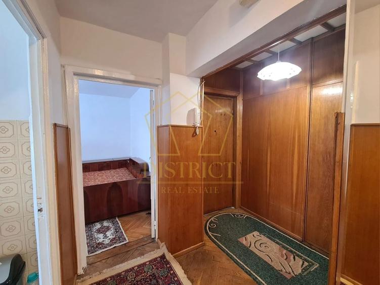 Apartament cu 3 camere decomandat, mobilat în Complex Studențesc
