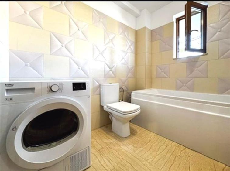 Apartament cu 3 camere semidecomandat, mobilat în Aeroport
