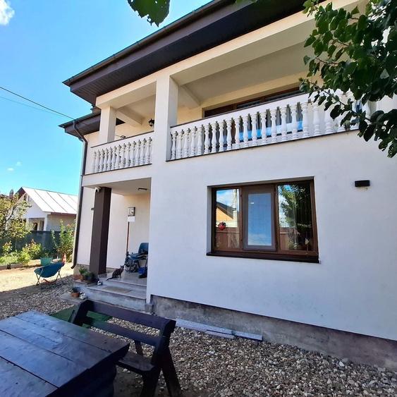 Casă cu 7 camere cu Canalizare în Câmpineanca