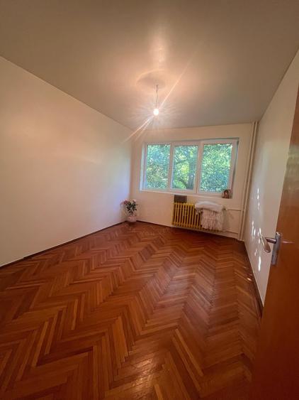 Apartament cu 2 camere semidecomandat în Berceni