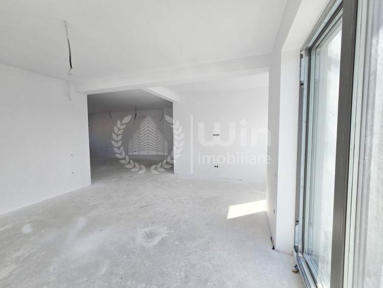 Casă individuală cu 4 camere cu Canalizare în Dâmbul Rotund