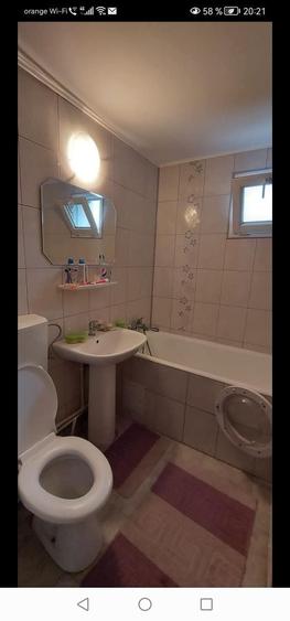 Proprietar, va ofer pentru inchiriere un apartament 3 camere compus di - 2