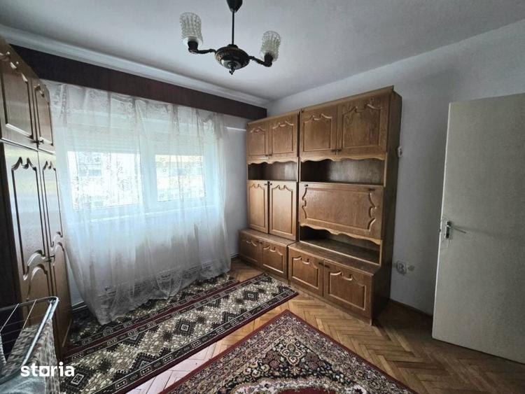 Apartament cu 4 camere în Micro 16