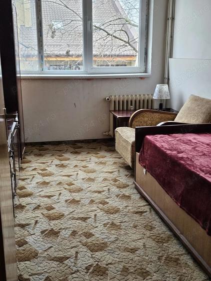 Apartament cu 3 camere semidecomandat în Gorjului