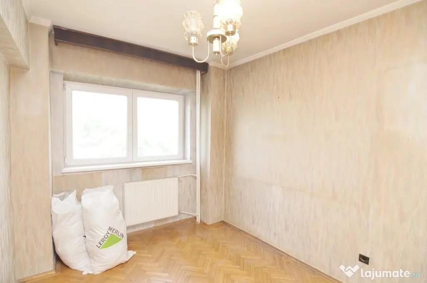 Apartament cu 4 camere decomandat în Titulescu