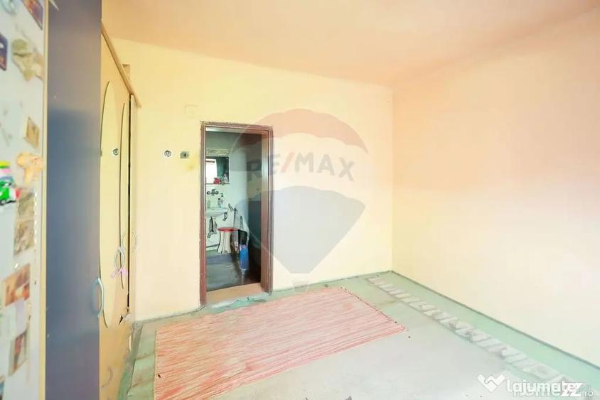 Casă cu 4 camere cu Teren 1425 Mp în Podgoria