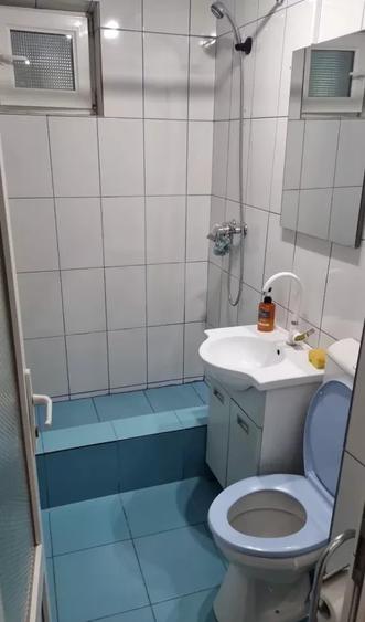 Apartament cu 2 camere decomandat, mobilat în Titan