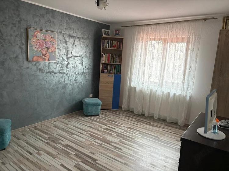 Casă cu 4 camere cu Teren 500 Mp în Central