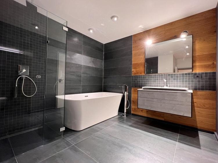Apartament cu 3 camere decomandat, mobilat în Centrul Civic