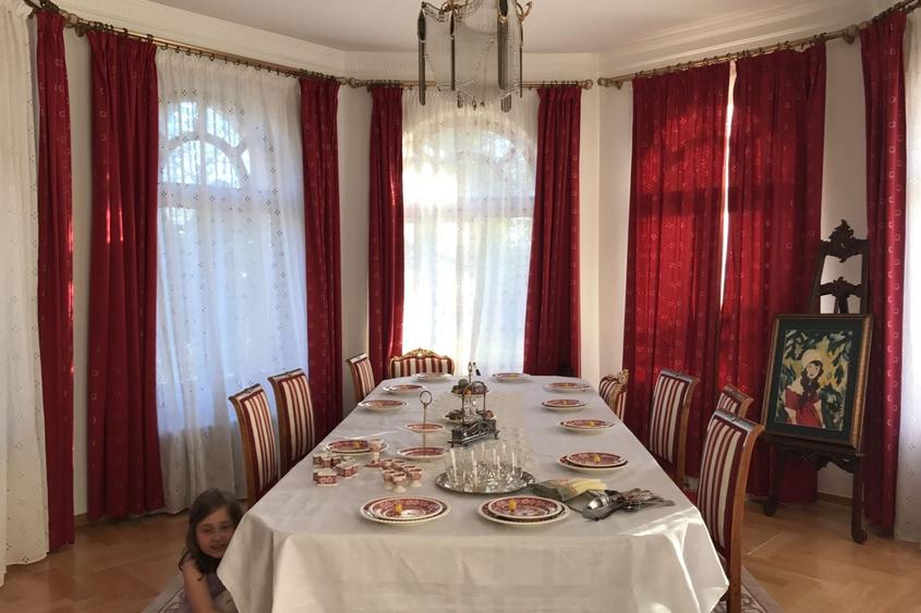 Casă individuală cu 6 camere cu Teren 2400 Mp în Bolintin-Deal