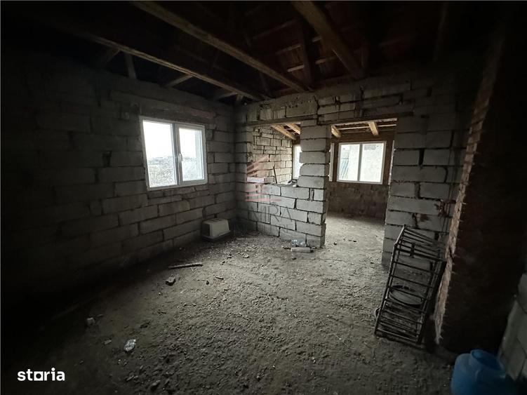 Casă cu 4 camere în Livada de Bihor