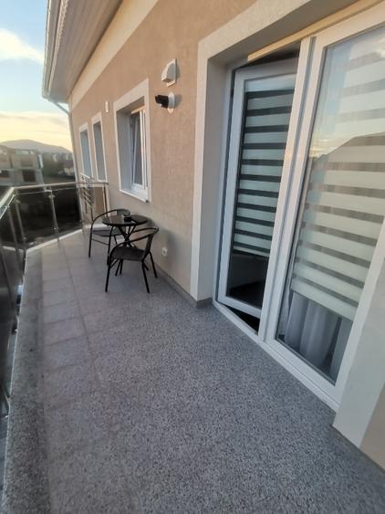 Apartament cu 2 camere decomandat, mobilat în Tractorul